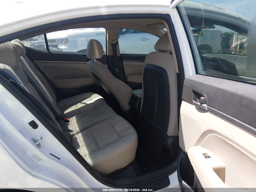 2017 HYUNDAI ELANTRA auction photo 8