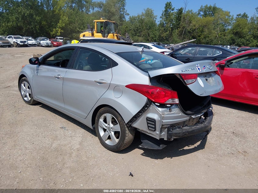 2013 HYUNDAI ELANTRA auction photo 3
