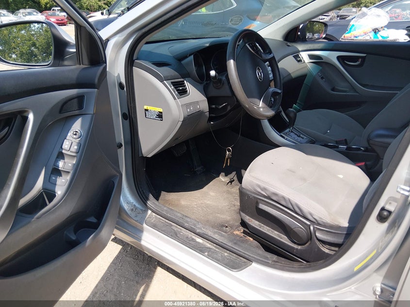 2013 HYUNDAI ELANTRA auction photo 5