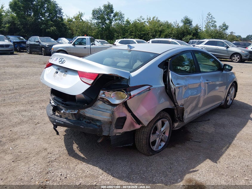 2013 HYUNDAI ELANTRA auction photo 6