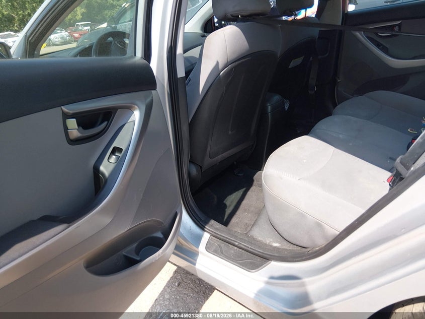 2013 HYUNDAI ELANTRA auction photo 8