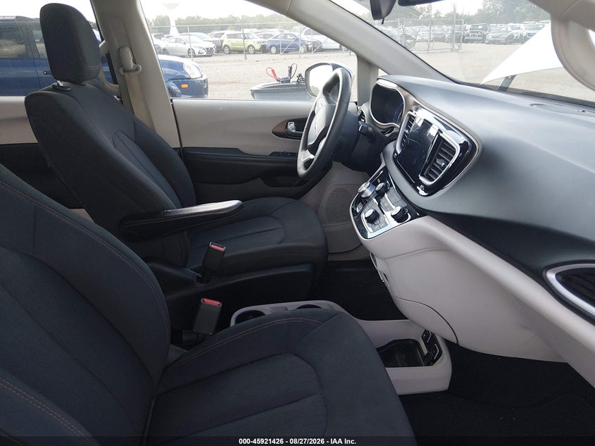 CHRYSLER PACIFICA 2017 VIN 2C4RC1DG6HR668205
