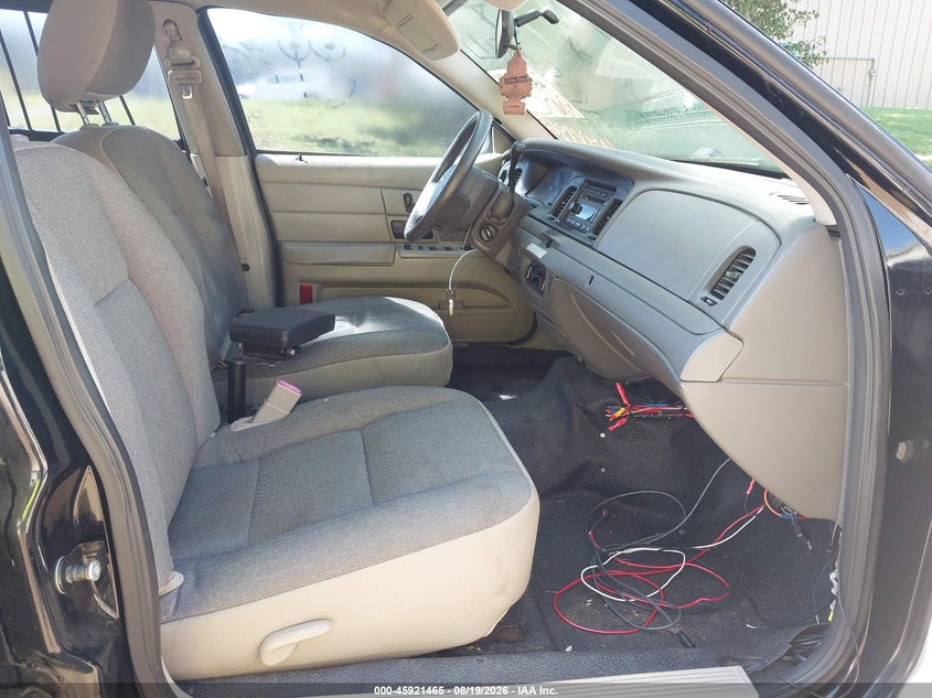 2011 FORD CROWN VICTORIA auction photo 5