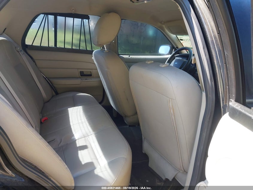 2011 FORD CROWN VICTORIA auction photo 8