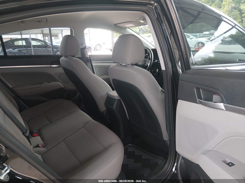 2019 HYUNDAI ELANTRA auction photo 8