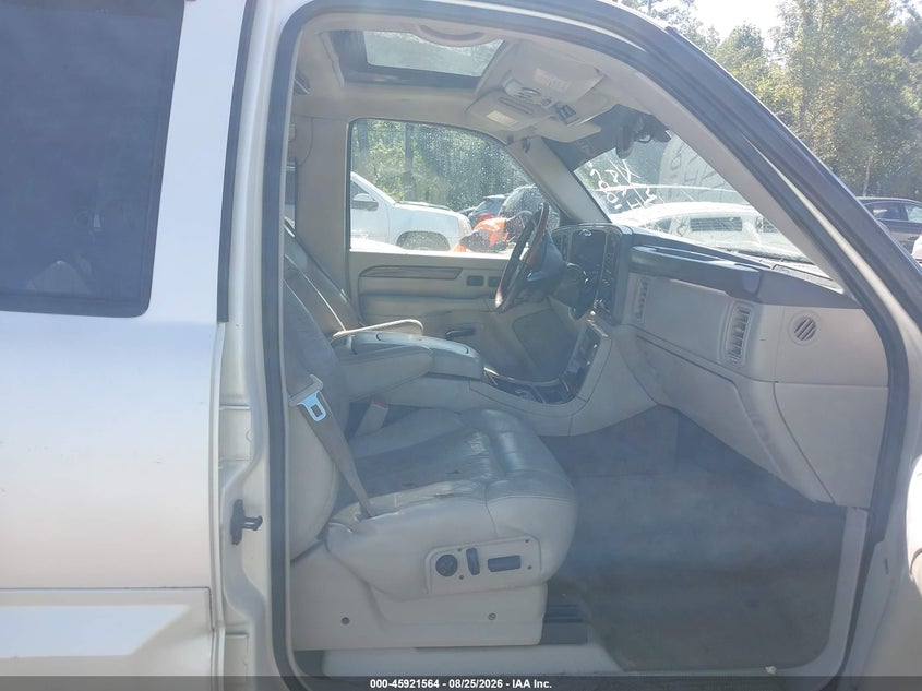 2002 CADILLAC ESCALADE auction photo 5