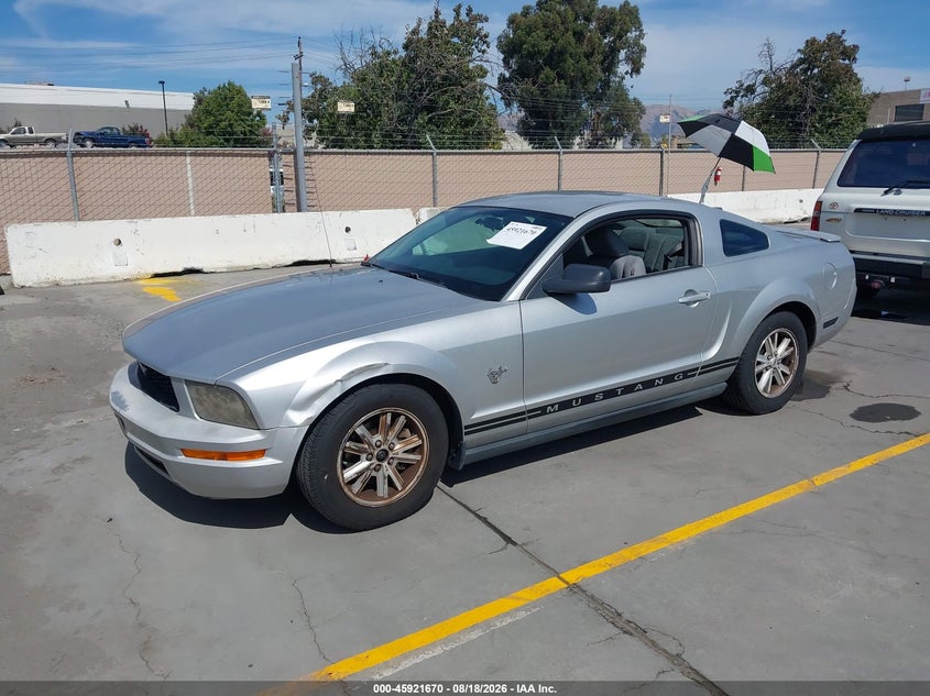 2009 FORD MUSTANG auction photo 2