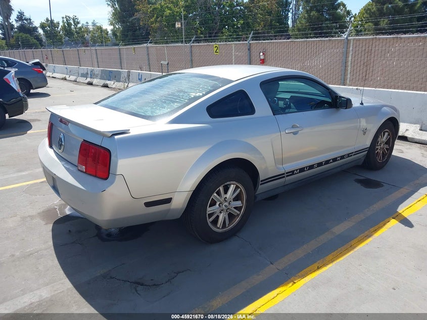 2009 FORD MUSTANG auction photo 4