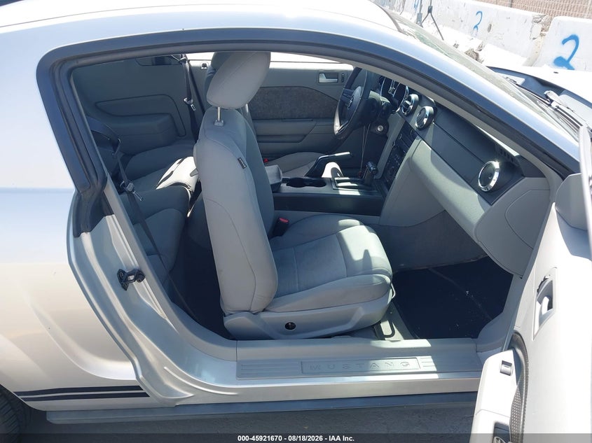 2009 FORD MUSTANG auction photo 5