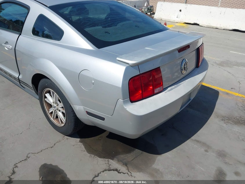 2009 FORD MUSTANG auction photo 6