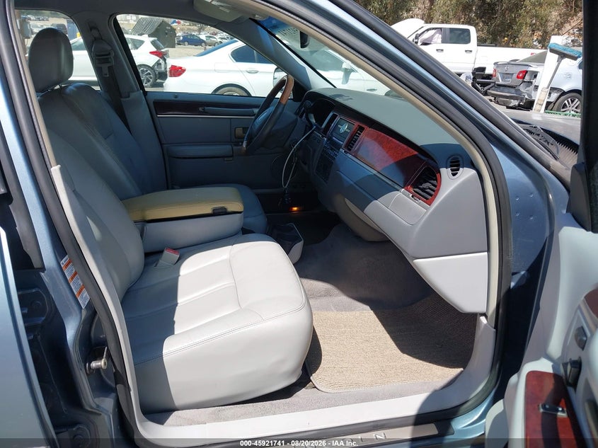 2004 LINCOLN TOWN CAR auction photo 5