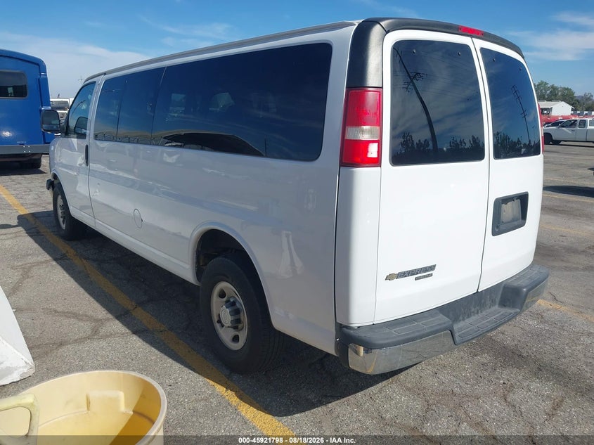 2016 CHEVROLET EXPRESS 3500 auction photo 3