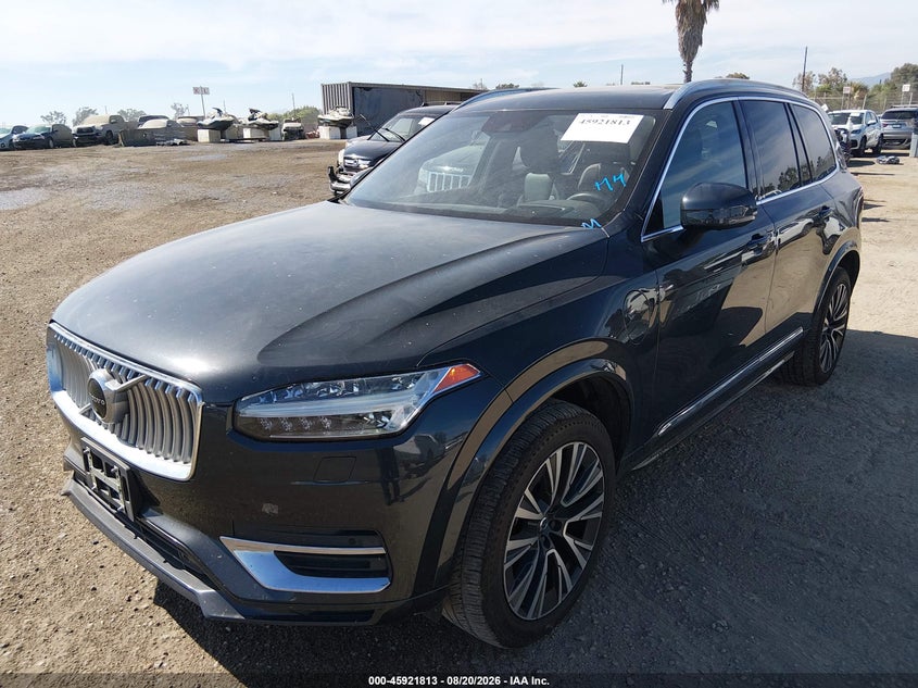 2021 Volvo XC90, Right Side, IAAI, VIN YV4BR0CK7M1675725 — photo 2