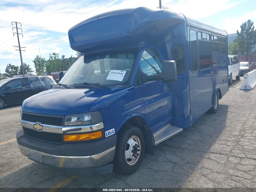 2018 CHEVROLET EXPRESS CUTAWAY 4500 auction photo 2