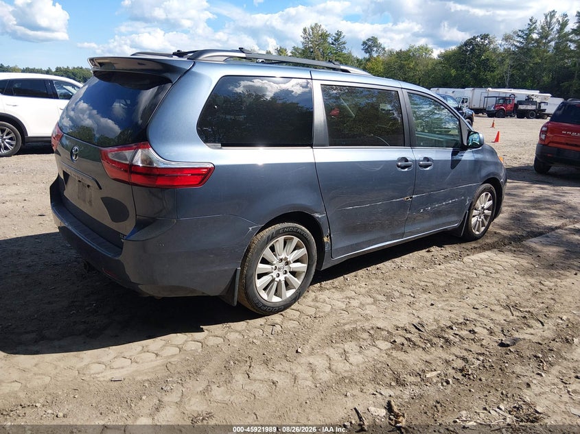TOYOTA SIENNA - zdjęcie 4