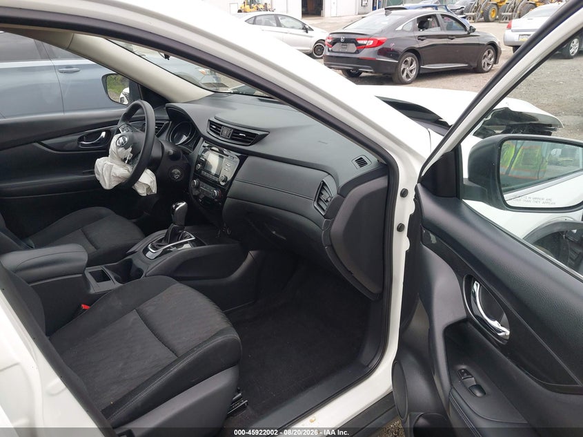 2017 NISSAN ROGUE auction photo 5