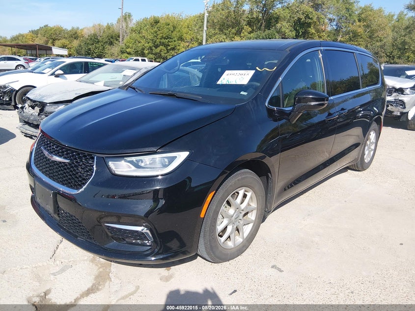 2025 Chrysler Pacifica, Hail, IAAI, VIN 2C4RC1BG3SR551515 — photo 2