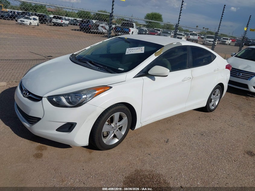 2013 HYUNDAI ELANTRA auction photo 2