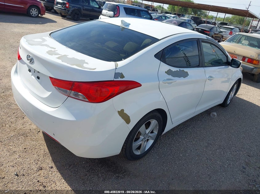 2013 HYUNDAI ELANTRA auction photo 4