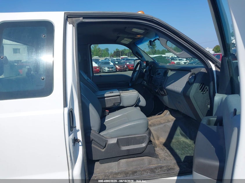 2016 FORD F-450 CHASSIS auction photo 5