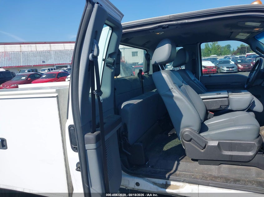 2016 FORD F-450 CHASSIS auction photo 8
