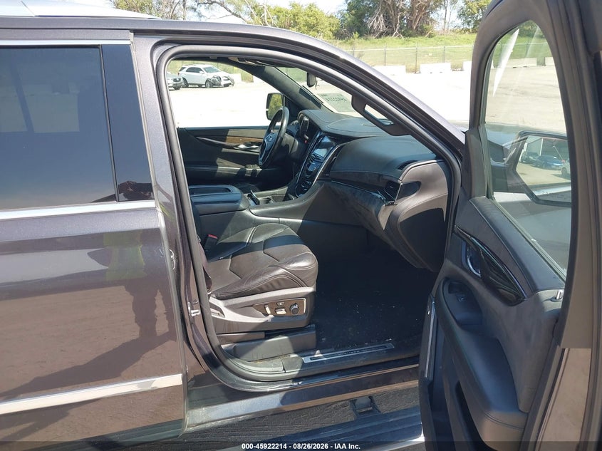 2016 CADILLAC ESCALADE auction photo 5