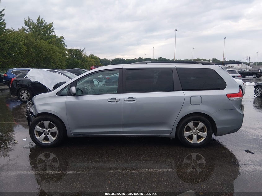 TOYOTA SIENNA 2013 VIN 5TDKK3DC8DS386114