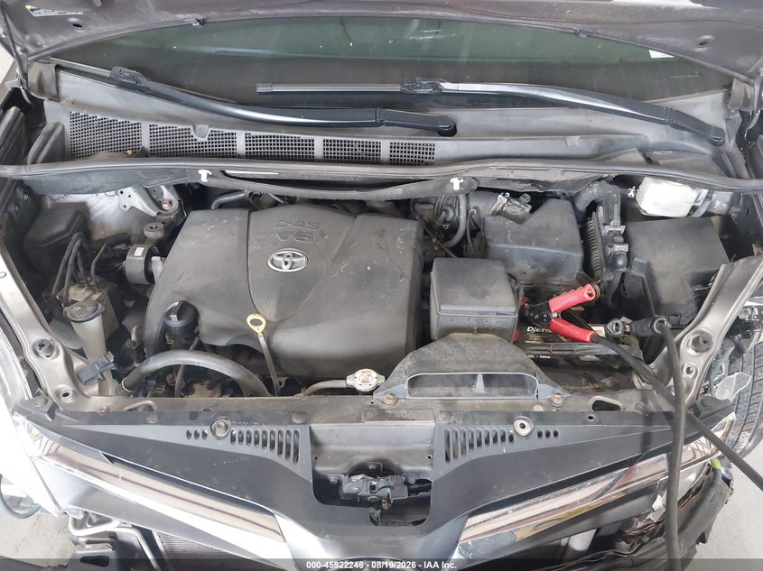 TOYOTA SIENNA - zdjęcie 10