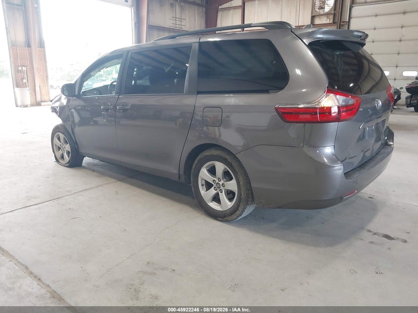 TOYOTA SIENNA - zdjęcie 3