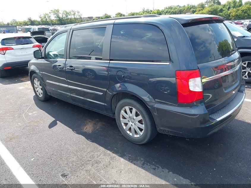 2014 CHRYSLER TOWN & COUNTRY auction photo 3