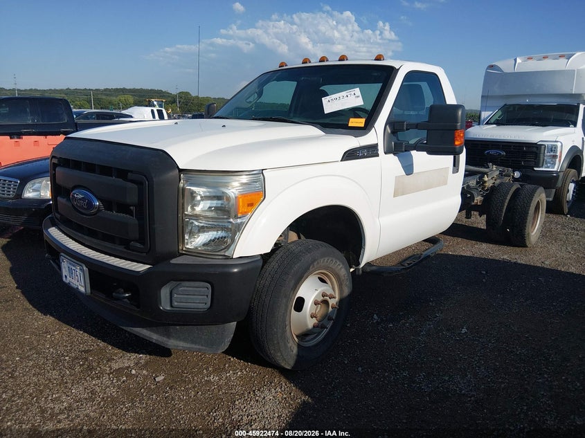 2012 FORD F-350 CHASSIS auction photo 2