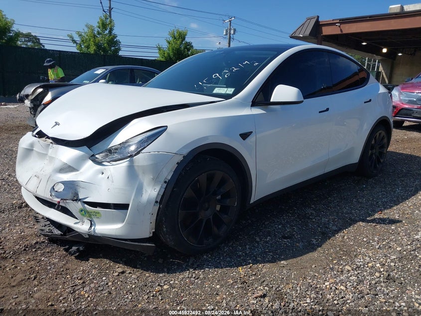 2020 Tesla Model Y, Front End, IAAI, VIN 5YJYGDEF4LF002746 — photo 2