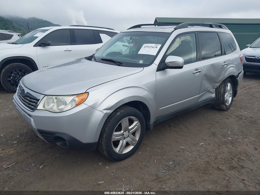 2010 SUBARU FORESTER auction photo 2