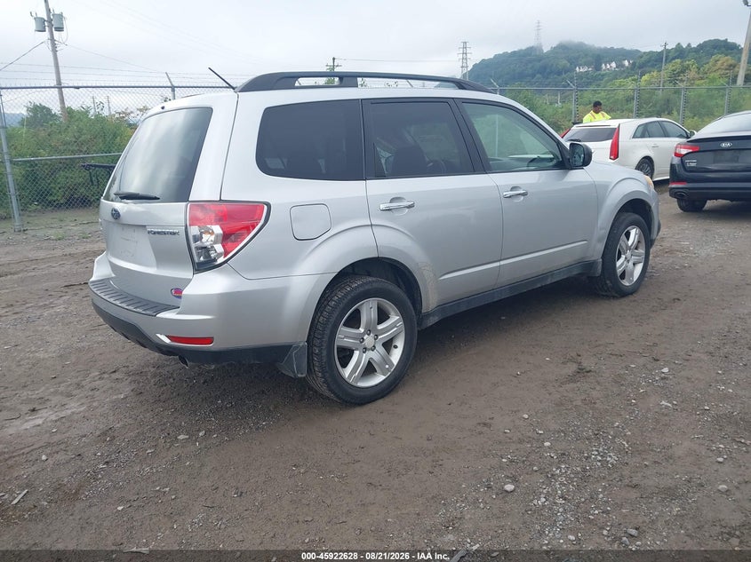 2010 SUBARU FORESTER auction photo 4