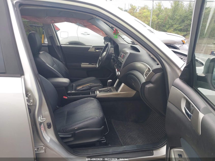 2010 SUBARU FORESTER auction photo 5