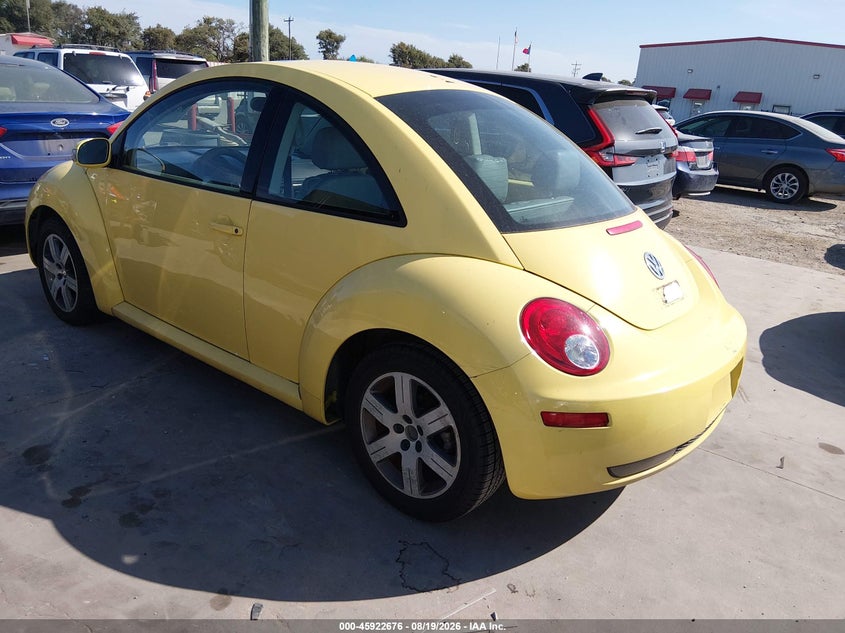 2006 VOLKSWAGEN NEW BEETLE auction photo 3