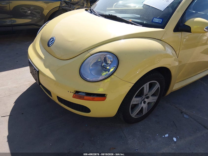 2006 VOLKSWAGEN NEW BEETLE auction photo 6