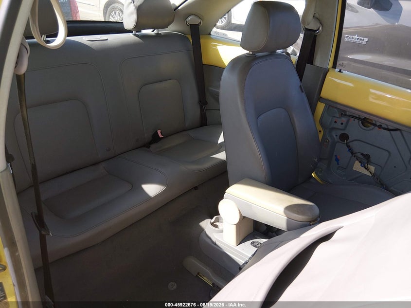 2006 VOLKSWAGEN NEW BEETLE auction photo 8