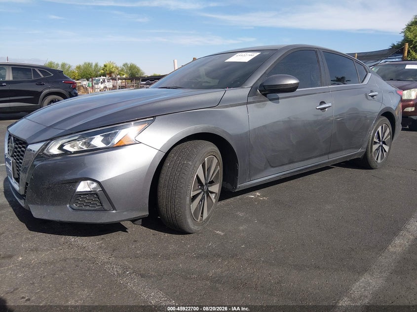 2022 Nissan Altima, Right Front, IAAI, VIN 1N4BL4DV2NN402180 — photo 2