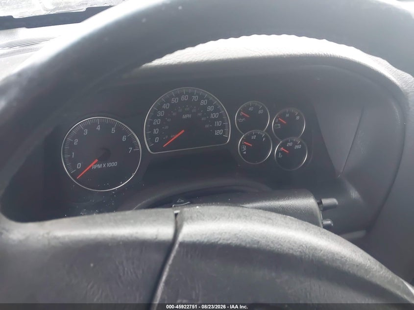 2004 GMC ENVOY XL auction photo 7