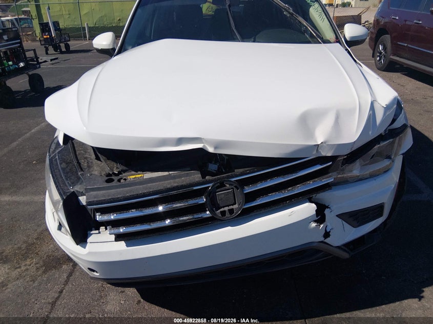 VOLKSWAGEN TIGUAN 2019 VIN 3VV2B7AX1KM015602