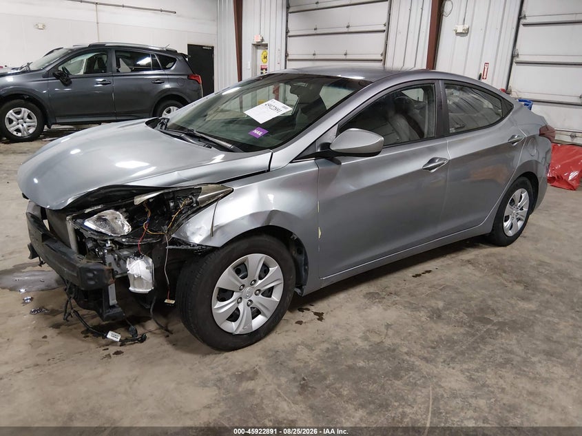 2016 Hyundai Elantra, Удар спереду, IAAI, VIN 5NPDH4AE9GH785403 — фото 2