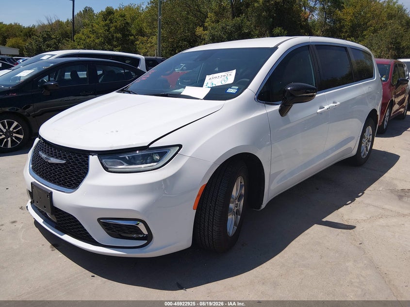 2026 Chrysler Pacifica, Front End, IAAI, VIN 2C4RC1BG9TR273382 — photo 2