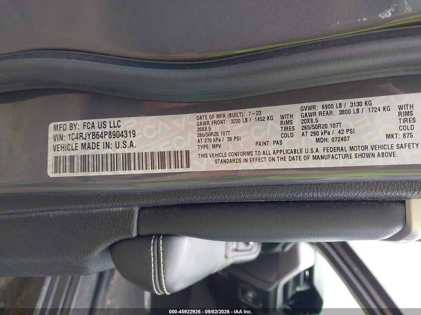 JEEP GRAND CHEROKEE 4XE - zdjęcie 9