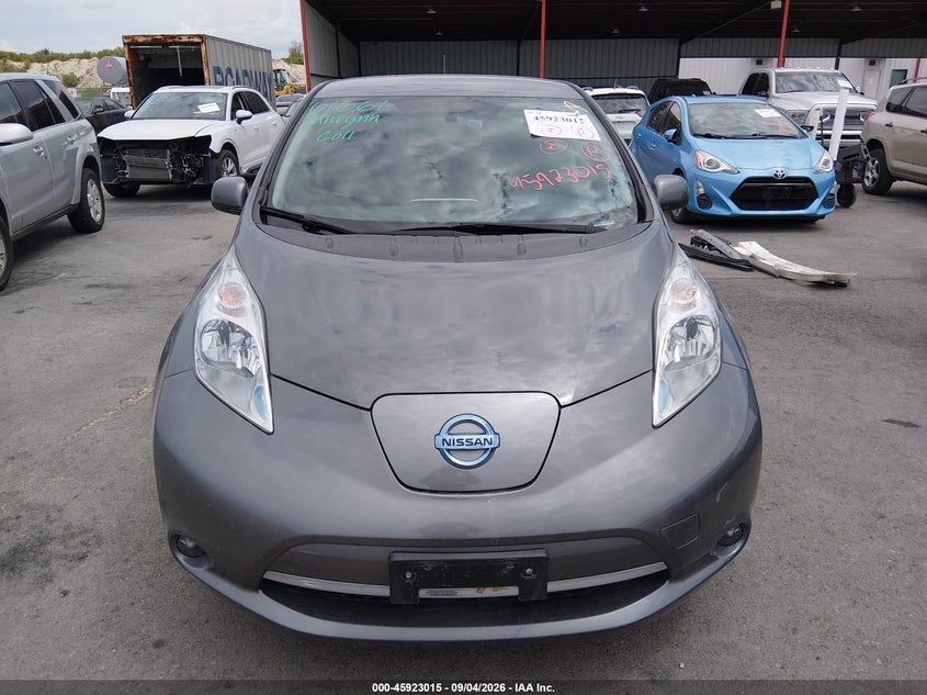 2017 NISSAN LEAF S · Photo 12