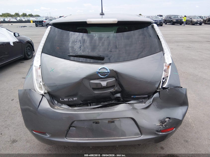 2017 NISSAN LEAF S · Photo 16