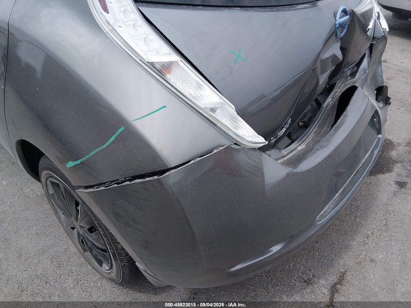 2017 NISSAN LEAF S · Photo 21