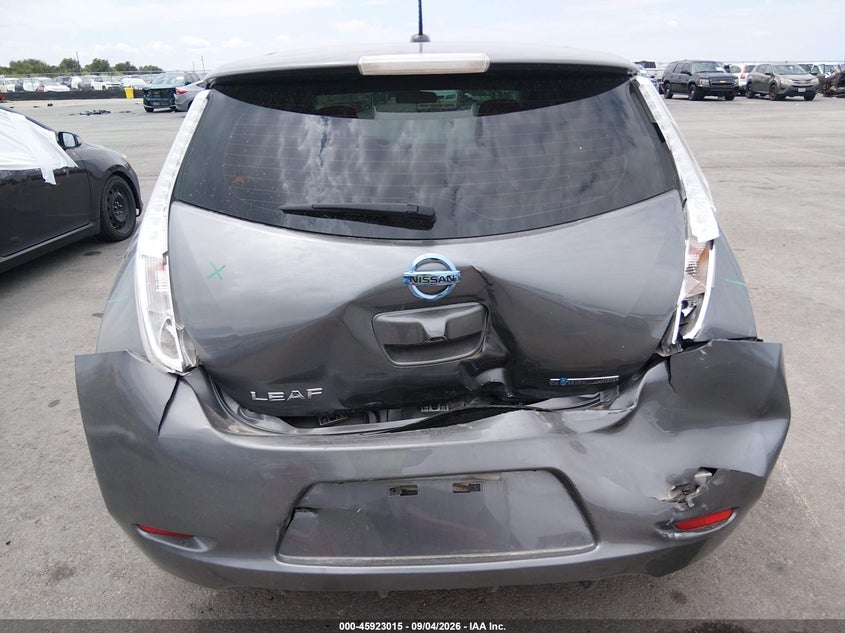 2017 NISSAN LEAF S · Photo 6