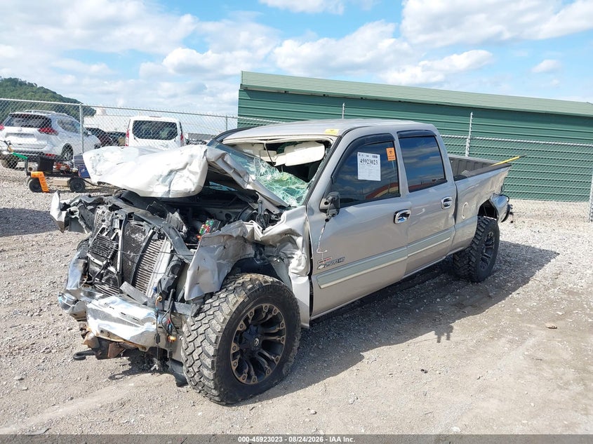 2004 Chevrolet Silverado, All Over, IAAI, VIN 1GCHK23234F238739 — photo 2