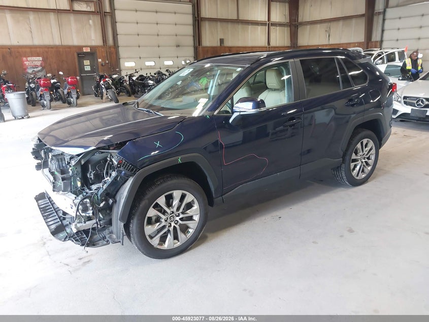 2021 Toyota RAV 4, Front End, IAAI, VIN 2T3C1RFV8MW155625 — photo 2
